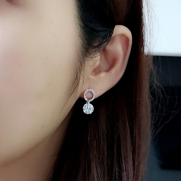 *18K White Gold Solitaire Diamond Circle Earrigs - Picture 6 of 11